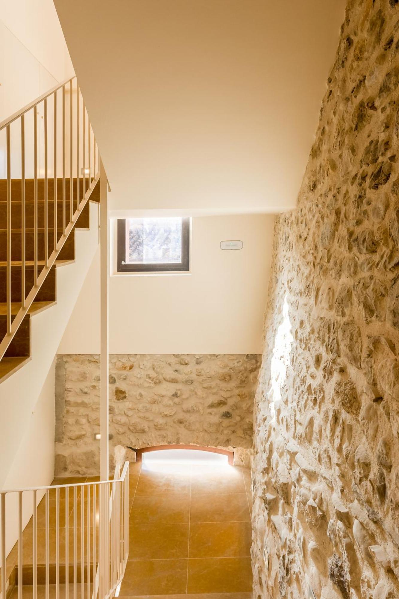 Cintet 21nuevo Moderno En * Besalu